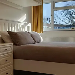 https://villa-london-experience.cambridgehotelsuk.com